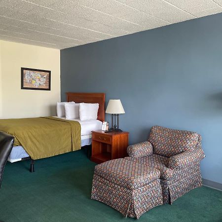 Horseshoe Curve Lodge Altoona Exterior photo
