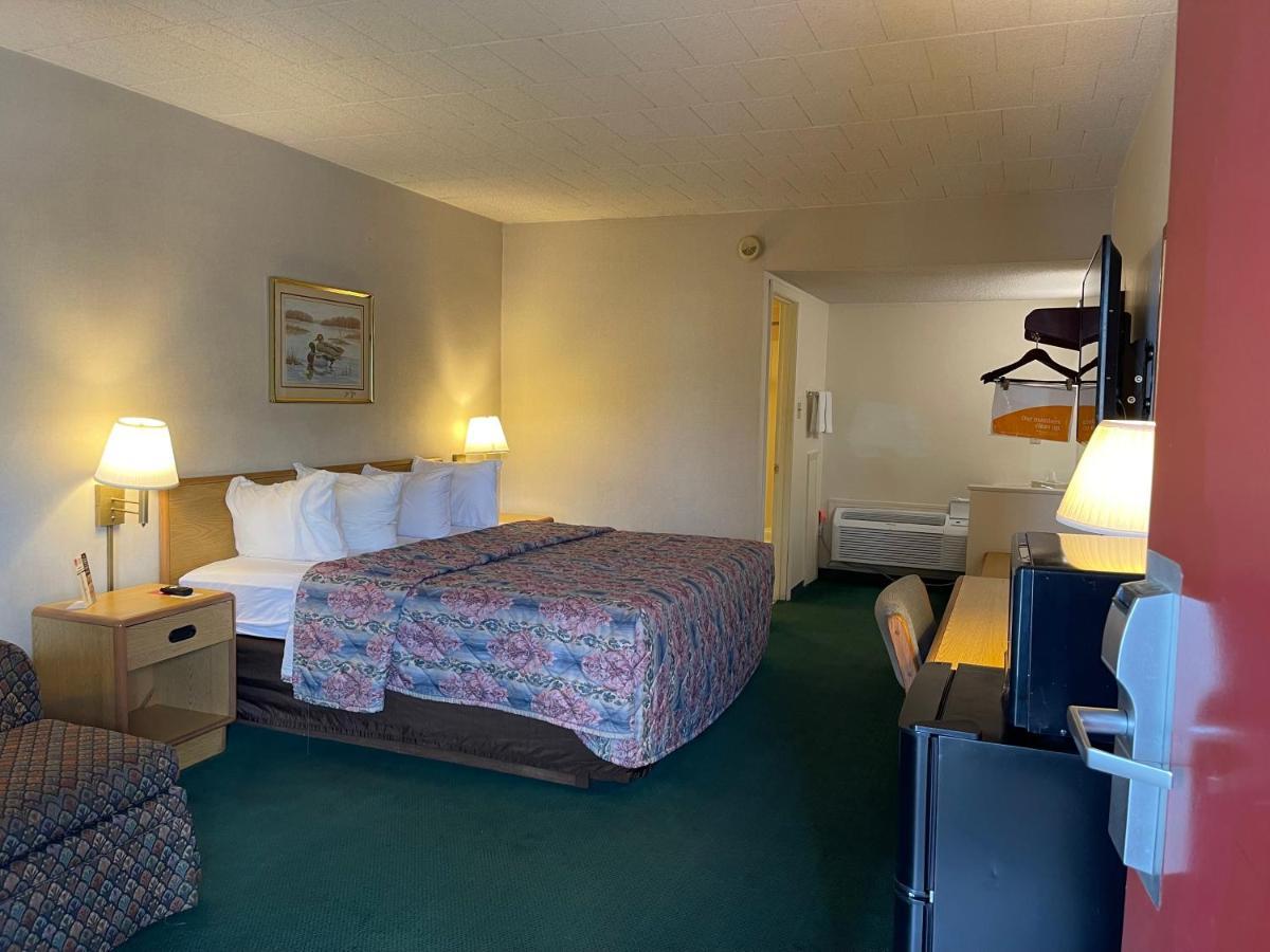 Horseshoe Curve Lodge Altoona Exterior photo
