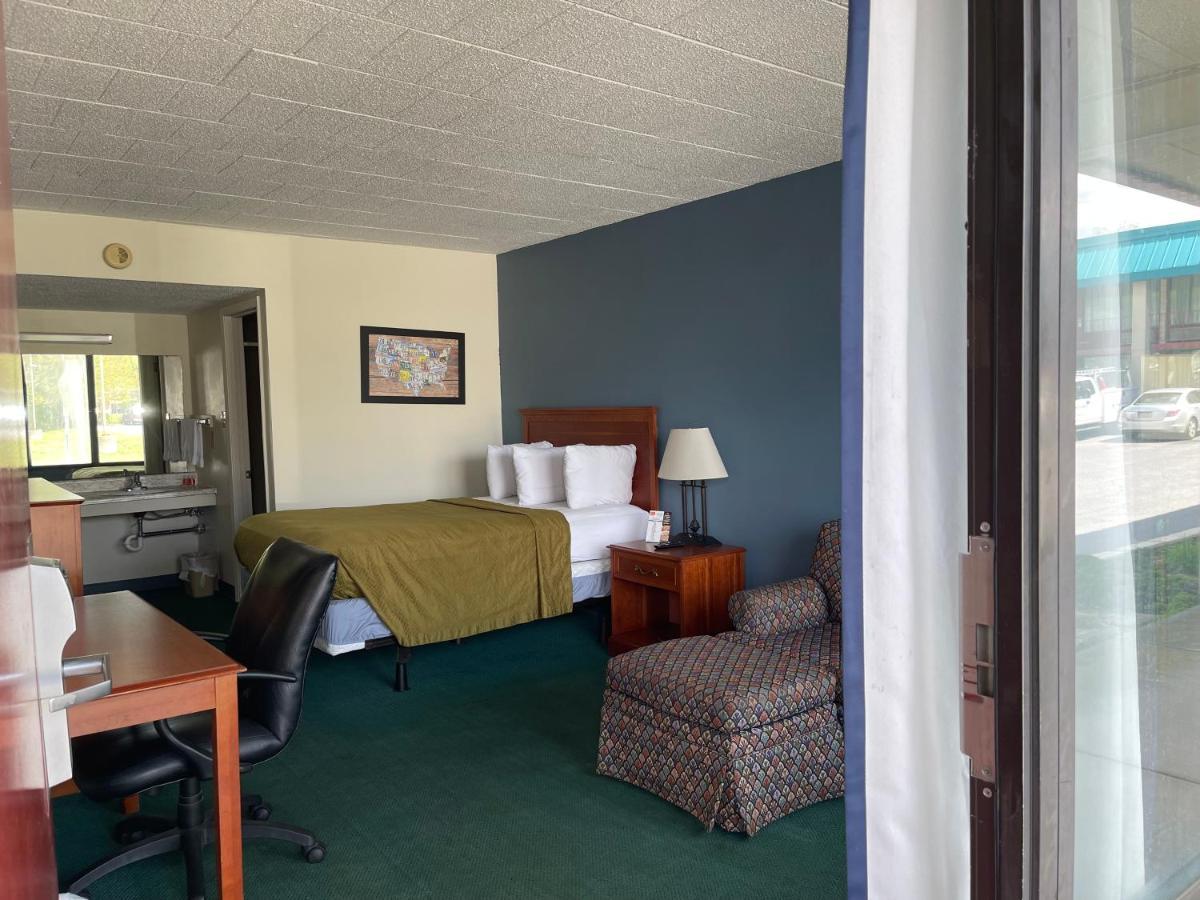 Horseshoe Curve Lodge Altoona Exterior photo
